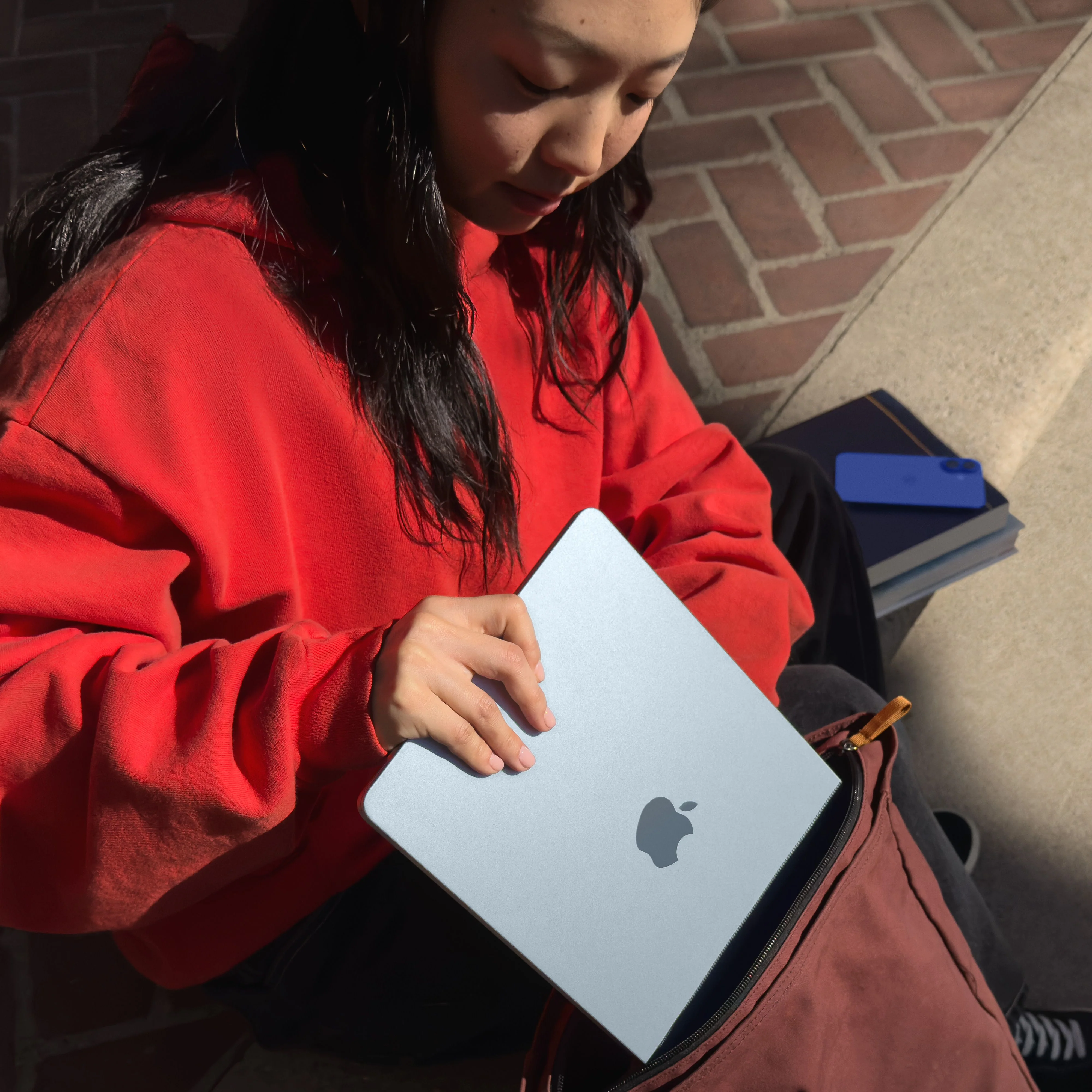 13-inch MacBook Air: Apple M4 chip with 10-core CPU and 10-core GPU, 512GB SSD - ضوء النجوم - Image 8